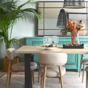 Ambiente comedor silla tapizada Vera con espejo doble división fina